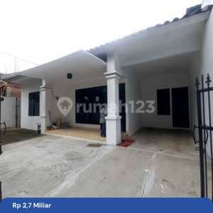 Rumah Tanah Luas Dalam Komplek Aman Nyaman , tersedia melalui melalui situs Rumah123