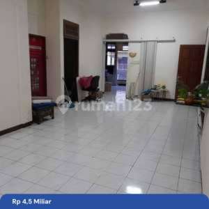 Rumah tengah kota Semarang , tersedia melalui melalui situs Rumah123