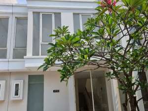 Rumah Termurahhh dan Lokasi Ciamiik di Grand Pakuwon, SBY lokasi di Tandes, tersedia melalui melalui situs Olx