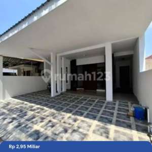 Rumah the gayungsari dekat masjid besar masjid agung, dekat sekolah, dekat mall t , tersedia melalui melalui situs Rumah123