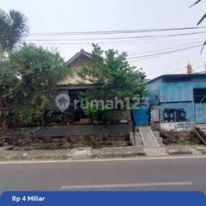 Rumah Tua Hitung Tanah Bebas Banjir di Slipi Kemanggisan , tersedia melalui melalui situs Rumah123