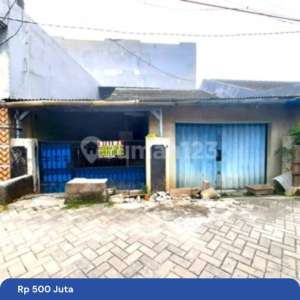 Rumah Tua Taman Cibodas. 8x12. Jalan 2 Mobil. , tersedia melalui melalui situs Rumah123