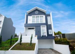 Rumah Villa Udara Sejuk Dingin di Cluster Syariah Pertama Lembang Setiabudi Bandung Utara lokasi di ",
          price: `1317000000`,
          currency: `IDR`
    };


    let pageData = {
        viewPhoneModalField: , tersedia melalui melalui situs Lamudi