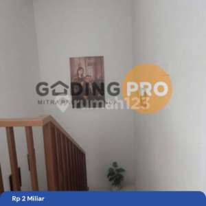 Rumah Yarra Jakarta Garden City JGC 7x15 sudah rapi , tersedia melalui melalui situs Rumah123