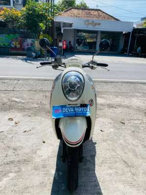 Jual bekas Scoopy 2014 cream Deva motor,lokasi di Denpasar Timur