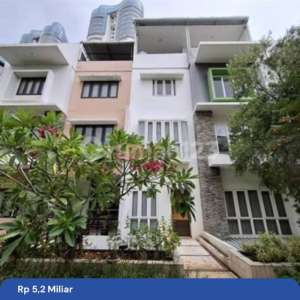 Sebrang JI- Expo, RS Mitra Kemayoran, Jubille School, Dijual Rumah 5 Lantai Springhill Golf Residences Modern MinimalisKontemporer dengan Private Lift Siap Huni. , tersedia melalui melalui situs Rumah123