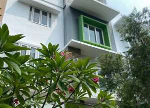 Sebrang JI- Expo, RS Mitra Kemayoran, Jubille School, Dijual Rumah 5 Lantai Springhill Golf Residences Modern MinimalisKontemporer dgn Private Lift lokasi di ",
          price: `5200000000`,
          currency: `IDR`
    };


    let pageData = {
        viewPhoneModalField: , tersedia melalui melalui situs Lamudi