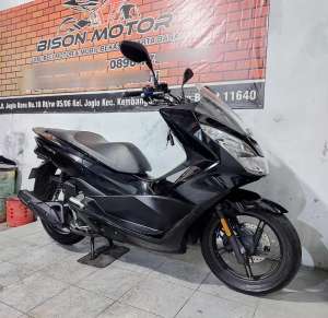 Jual bekas Seperti baru HONDA PCX 150 CBU THAILAND 2017 Cbs iss alarm pjk on 160,lokasi di Pondok Aren