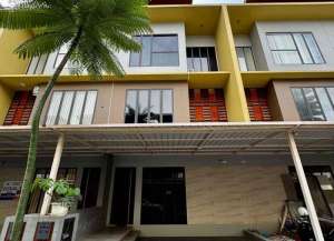 Sewa Cepat Rumah The Icon Central Anggrek Mas Dutamas Sukajadi Full Furnish Batam lokasi di ",
          price: `100000000`,
          currency: `IDR`
    };


    let pageData = {
        viewPhoneModalField: , tersedia melalui melalui situs Lamudi