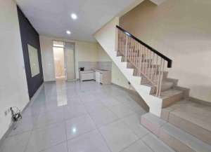 Sewa Rumah Di Cluster Amerika Green Lake City Semi Furnish lokasi di cipondoh, tersedia melalui melalui situs Lamudi