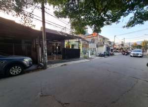 Sewa Rumah Mainroad Arcamanik Jalan Ramai Cocok Untuk KantorSW002 lokasi di arcamanik, tersedia melalui melalui situs Lamudi