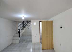 Sewa Rumah Taman Palem Lestari Bebas Banjir Jakarta Barat lokasi di cengkareng, tersedia melalui melalui situs Lamudi