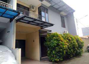 Sewa Rumah Townhouse Delhi Residence Condet, Jakarta Timur lokasi di bale-kambang, tersedia melalui melalui situs Lamudi
