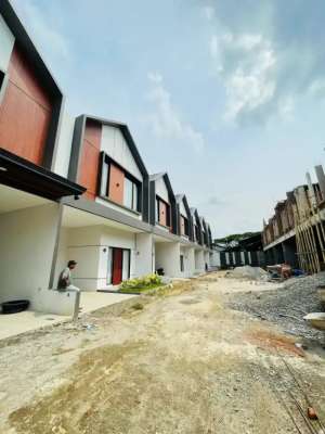 SIAP HUNI READY RUMAH BARU DAEARH STM MARINDAL lokasi di Medan Amplas, tersedia melalui melalui situs Olx