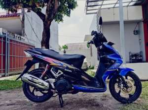 Jual bekas skywave 125 biru hitam 2010 istimewa,lokasi di Tapos