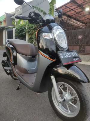 Jual bekas Super istimewa low km scoopy stylish cbs iss super mulus no minus,lokasi di Sukajadi
