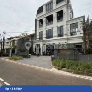 Super Luxurious House Brand New Senopati Scbd , tersedia melalui melalui situs Rumah123