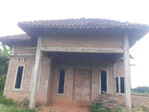 Tanah bonus rumah setengah jadi di metro utara lokasi di Metro Pusat, tersedia melalui melalui situs Olx