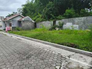 TANAH KAVLING PERUMAHAN PLESUNGAN MOJOSONGO SOLO lokasi di Jebres, tersedia melalui melalui situs Olx