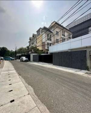 Tanah Komersil Bonus Kosan di Mampang Jaksel Cocok untuk Usaha lokasi di Mampang Prapatan, tersedia melalui melalui situs Olx