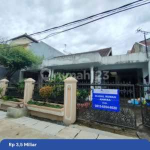 TANAH LUAS 228 DI PEKAYON JAYA LOKASI EMAS ADA RUMAH SIAP HUNI , tersedia melalui melalui situs Rumah123