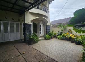 Tapos raya luas 250 rumah jalan utama tapos cocok untuk usaha lokasi di sukamaju-baru, tersedia melalui melalui situs Lamudi