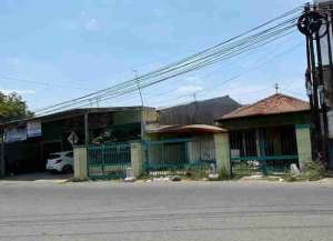 TEGAL PANGGUNG RUMAH TOKO STRATEGIS KOMERSIAL DEKAT JALAN RAYA PANTURA JUAL MURAH lokasi di panggung, tersedia melalui melalui situs Lamudi