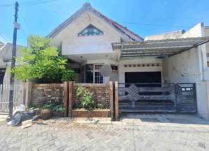 TENGAH KOTARUMAH LAMA DI JL KEMUNING BRUMBUNGAN SEMARANG TENGAH lokasi di semarang-tengah, tersedia melalui melalui situs Lamudi