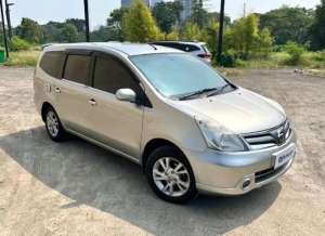 Jual bekas TERMURAH Nissan Grand livina 1.5 SV Bensin-MT 2012 ZVJ B,lokasi di 