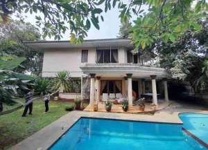 TerMURAH Rumah Mewah ada Kolam Renang Jl Flamboyan LT1150m2 Duren Tiga, Pancoran. Jakarta Selatan Bawah Harga Pasar lokasi di duren-tiga, tersedia melalui melalui situs Lamudi