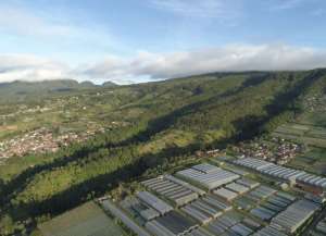 TERMURAHHHDIJUAL WISATAWANVILLA PREMIUM BUKIT CIKAHURIPAN RESORT DI LEMBANG BANDUNG JAWA BARAT lokasi di lembang-2, tersedia melalui melalui situs Lamudi