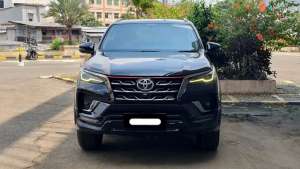 Jual bekas Toyota fortuner vrz trd sportivo 2020 diesel hitam matic,lokasi di 