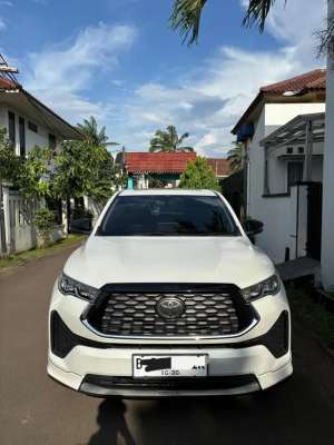 Jual bekas Toyota Innova Zenix V Hybrid Modelista AT 2022,lokasi di 