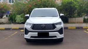 Jual bekas Toyota Zenix V Hybrid 2.0 Modelista Panoramic 2023 Like New Record,lokasi di 