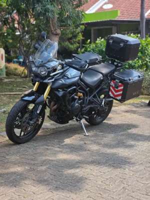 Jual bekas Triumph Tiger 800 2014 Full OHLINS, kondisi cakep,lokasi di Semarang Barat