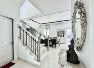 TURUN HARGA Dijual Rumah Provence Parkland FULL FURNISHED CANTIK lokasi di lengkong-gudang, tersedia melalui melalui situs Lamudi