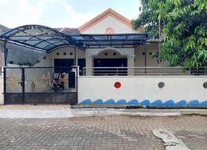 TW071 DiJual Rumah Posisi Hoek Komplek Persada cimpaeun tapos depok lokasi di ",
          price: `1500000000`,
          currency: `IDR`
    };


    let pageData = {
        viewPhoneModalField: , tersedia melalui melalui situs Lamudi