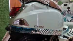 Jual bekas UD ENY MOTOR - Piaggio Vespa LX batik thn 2023 super,lokasi di Blimbing