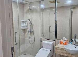 Unit Apartemen 2BR The Peak Residence, TP 5 Jalan Embong Malang Kota Surabaya lokasi di kedungdoro, tersedia melalui melalui situs Lamudi