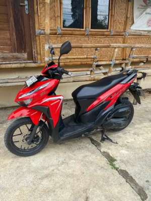 Jual bekas Vario 125 new thn 2019 ss fullset pajak isi pakean pribadi nego bensin,lokasi di Banjaran