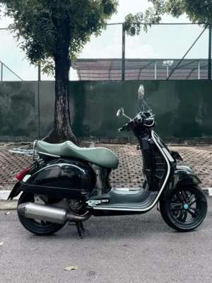 Jual bekas Vespa GTS 250ie 2012 Italy,lokasi di Kalisari