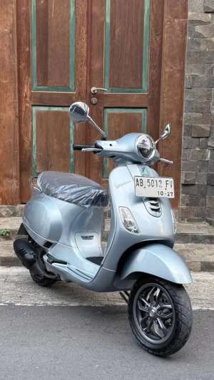 Jual bekas Vespa LX 125 Iget Grey Delicato 2022,lokasi di Jebres