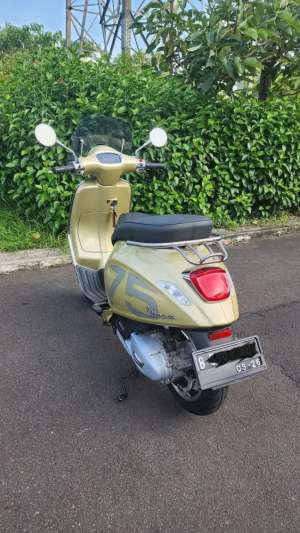 Jual bekas VESPA PRIMAVERA EDISI SPECIAL 75th,lokasi di Cengkareng