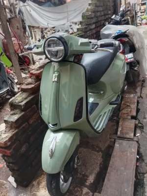vespa primavera tahun 2022 lokasi di Cengkareng, tersedia melalui melalui situs Olx