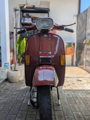 Jual bekas Vespa strada aom 88 surat hidup 2030,lokasi di Sukolilo