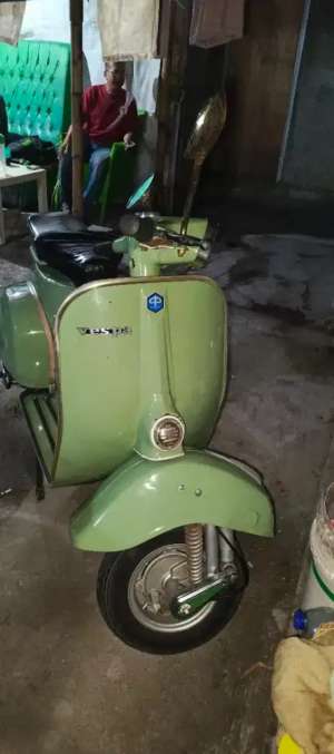 Jual bekas Vespa Super Thn 1976,lokasi di Pancoran