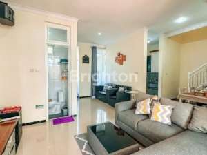 Villa Aktif di Batu Full Furnish dekat Hotel Golden Tulip, Ada Poll Poll lokasi di Batu, tersedia melalui melalui situs Olx