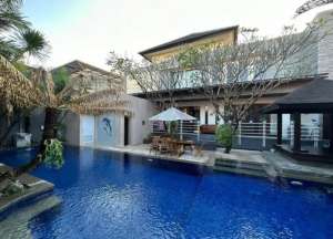 Villa Kebo Iwa Gatsu Denpasar Barat lokasi di Denpasar Barat, tersedia melalui melalui situs Olx