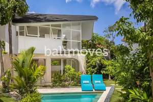 Villa Mewah dengan 3 Bangunan Terpisah Berlantai Dua di Pantai Sanur lokasi di Denpasar Selatan, tersedia melalui melalui situs Olx