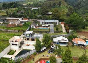 Villa Murah Bagus dan Terawat di Cijeruk Bogor lokasi di ",
          price: `2000000000`,
          currency: `IDR`
    };


    let pageData = {
        viewPhoneModalField: , tersedia melalui melalui situs Lamudi